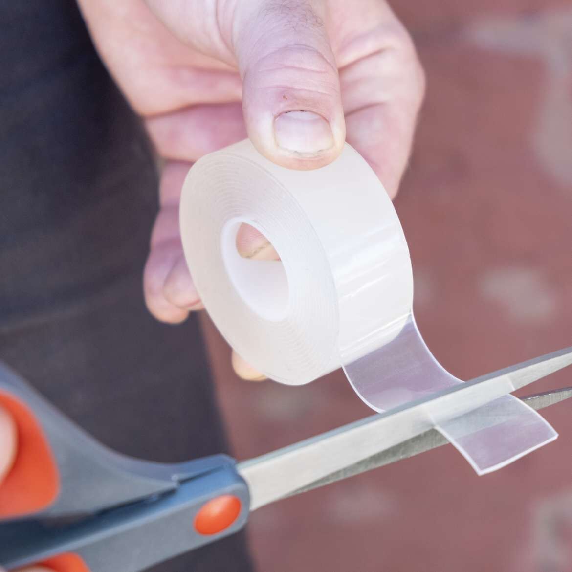 T-Rex<sup>®</sup> Strong and Clear Mounting Tape Application Image 3